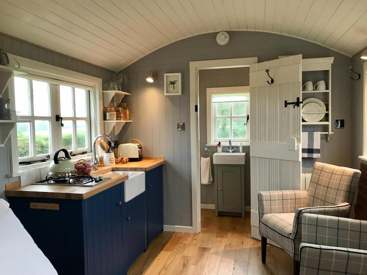 Sheelin Huts Blue, Hot-Tub Available From 1St April Until 1St November Villa Cavan Exterior photo
