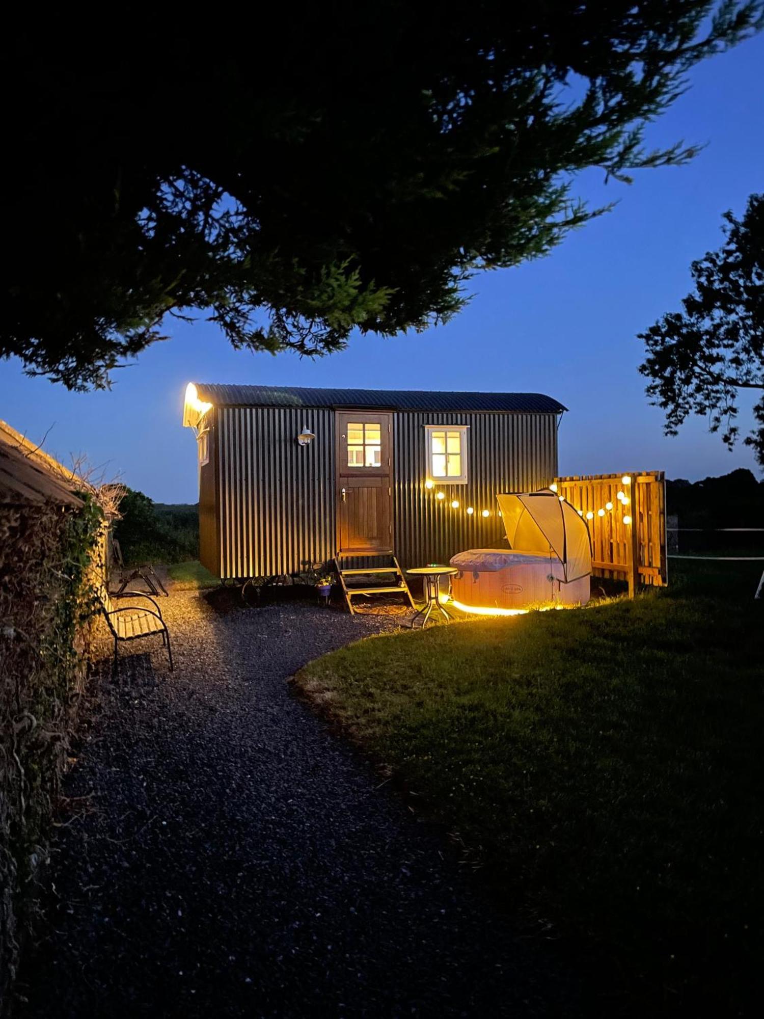 Sheelin Huts Blue, Hot-Tub Available From 1St April Until 1St November Villa Cavan Exterior photo